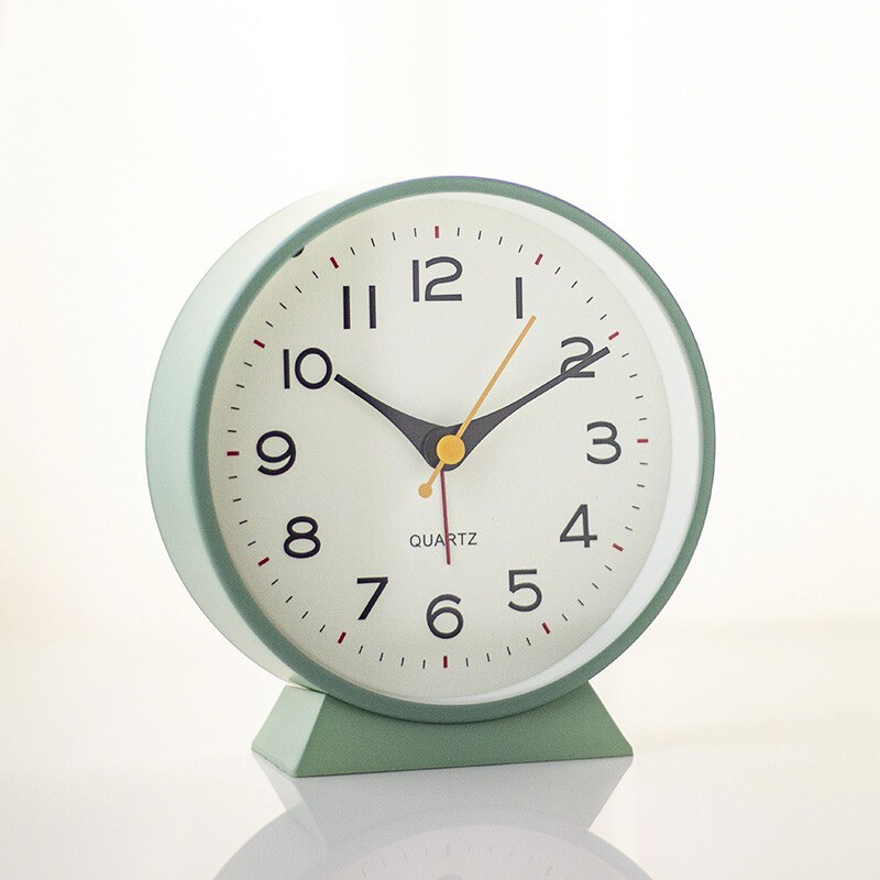 Silent Retro Alarm Clock - Non Ticking
