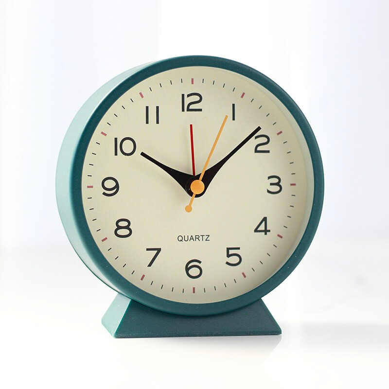 Silent Retro Alarm Clock - Non Ticking